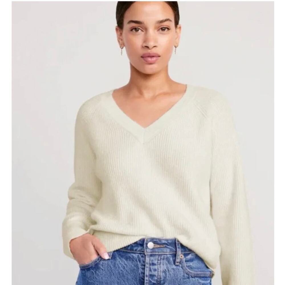Old Navy good v-neck pullover creme de La sweater, size 2X, MSRP $37, NWT - Picture 1 of 10